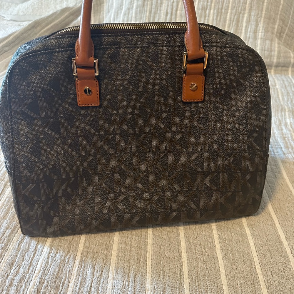 Michael Kors - Picture 2 of 8